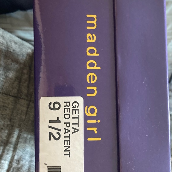 Madden Girl - Picture 3 of 4